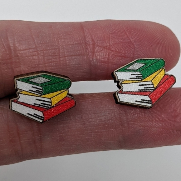 Stack of books colorful wood stud earrings - Picture 6 of 7
